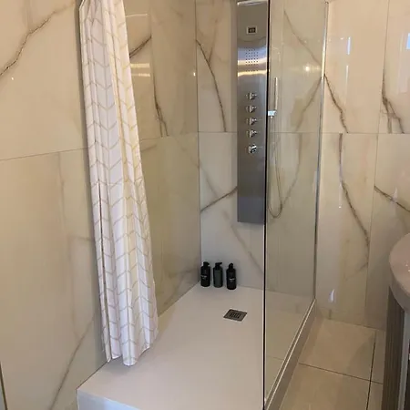 Golden Royal - Jacuzzi ルーアン